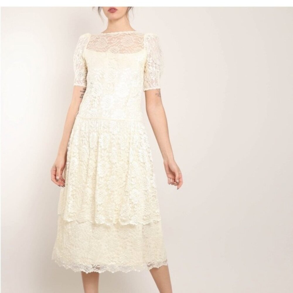 Elegant Lace Midi Dress in Cream